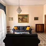 Maman Suite, city center near Molo Beverello